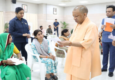 CM Yogi Meets Citizens from Across the State to Hear Their Grievances