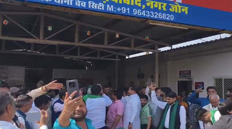 Chaos by Miscreants Spreads Panic Among Hundreds of Students at Wave City School; Parents Concerned