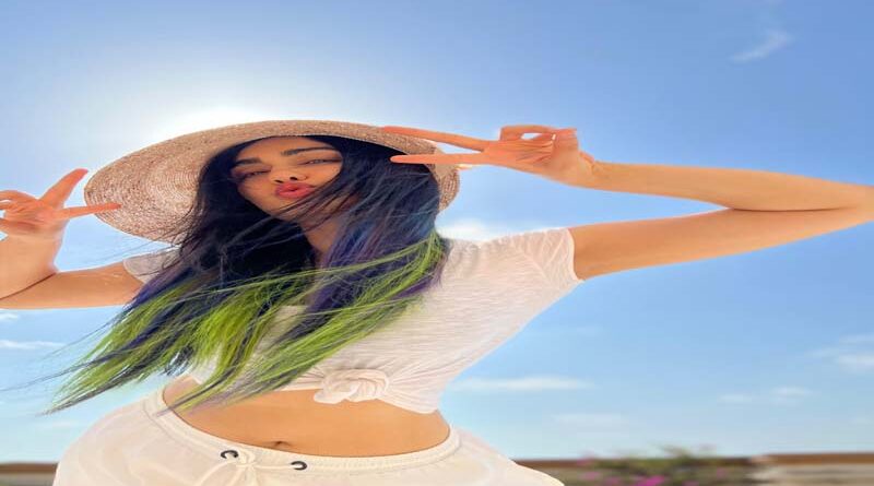 Adah Sharma Calls Herself ‘Velli’, Sparks Curiosity Among Fans 