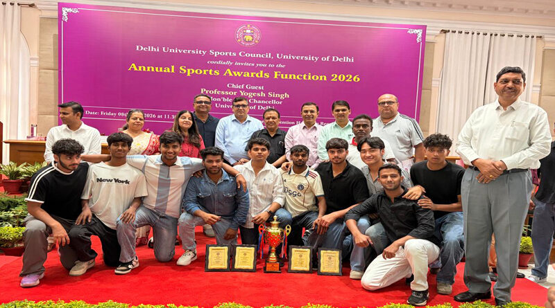 PGDAV College Wins Vice Chancellor Trophy for Outstanding Performance in Sports