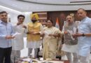 Delhi CM Rekha Gupta Celebrates Bengal Victory with Jhalmuri-Rasgulla Party, Says “Every State is Turning Saffron”