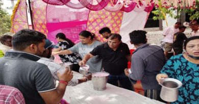 Refreshment and Water Service Camp Organized for Workers, Passersby and the Needy in Burari
