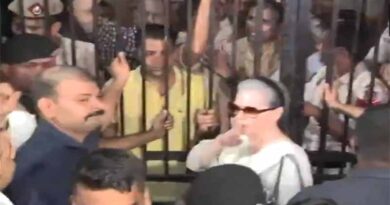 Sonia Gandhi Visits Mandir Marg Police Station, Meets Priyanka Gandhi and Congress Leaders
