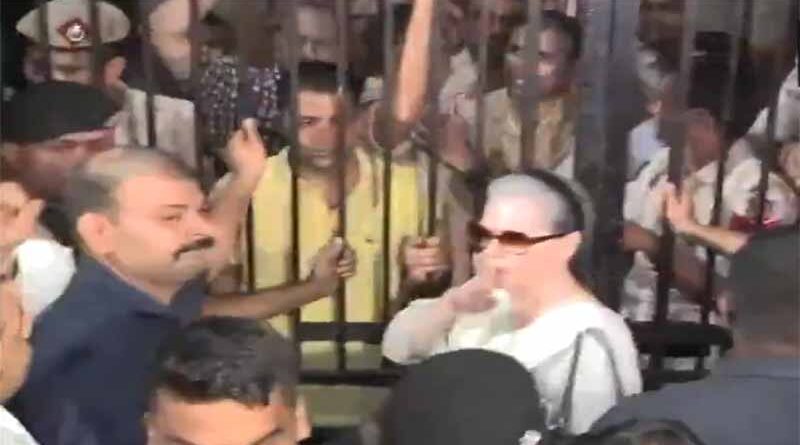 Sonia Gandhi Visits Mandir Marg Police Station, Meets Priyanka Gandhi and Congress Leaders